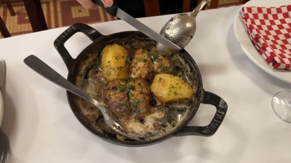 Cervelle d'agneau meunière du bouchon lyonnais Chez Hugon. Cervelle d'agneau meunière du bouchon lyonnais Chez Hugon.