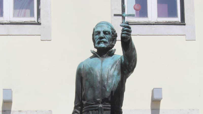 Statue de José Antonio Vieira dans le Bairro Alto, Lisbonne 