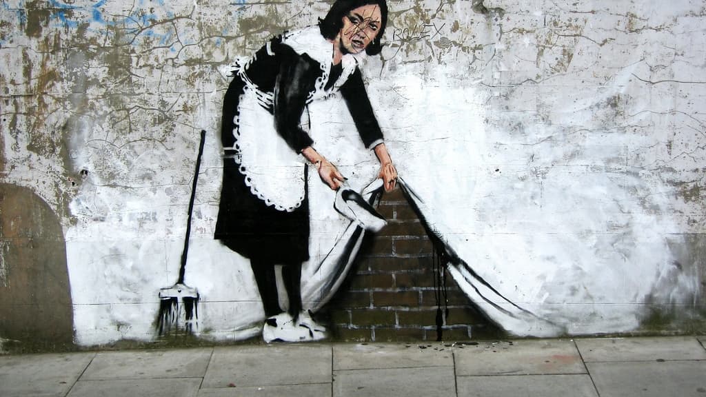 Tableau Bois Banksy Street Art Femme Signe - 40 X 40 Cm à Prix Carrefour