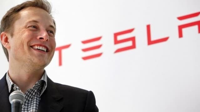Tesla vole de sommet en sommet