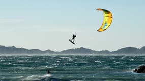 Photo de kitesurf sur la Méditerranée à Marseille, le 17 mars 2021 (image d'illustration). 