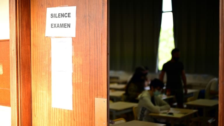 L'épreuve de philosophie du bac au lycée Hélène Boucher à Paris, le 17 juin 2021 (photo d'illustration)