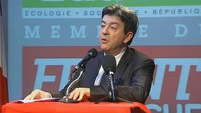 Jean-Luc Mélenchon a rendu hommage à Hugo CHavez lors d'une conférence de presse mercredi 6 mars à Paris.