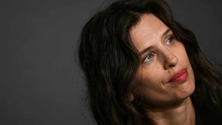 L'actrice et réalisatrice française Maïwenn lors d'une conférence de presse de son film "Jeanne Du Barry" lors de la 76e édition du Festival de Cannes le 17 mai 2023.