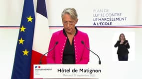 "Vous n'êtes pas responsables, ce que vous vivez est inadmissible": Élisabeth Borne s'adresse aux victimes de harcèlement scolaire