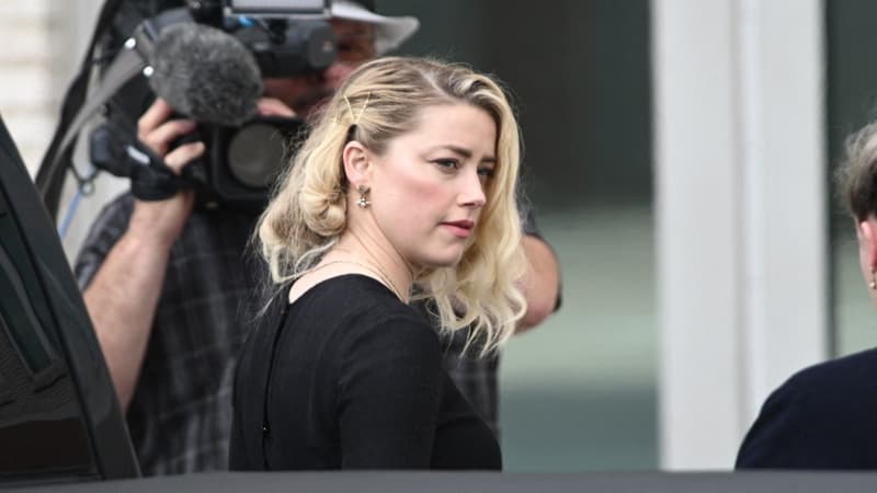 Amber Heard à son arrivée au tribunal de Los Angeles pour le verdict du procès qui l'oppose à Johnny Depp ce mercredi.