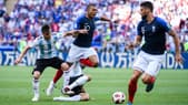 Nicolas Tagliafico, Kylian Mbappé et Olivier Giroud lors de France-Argentine au Mondial en Russie, à Kazan le 30 juin 2018