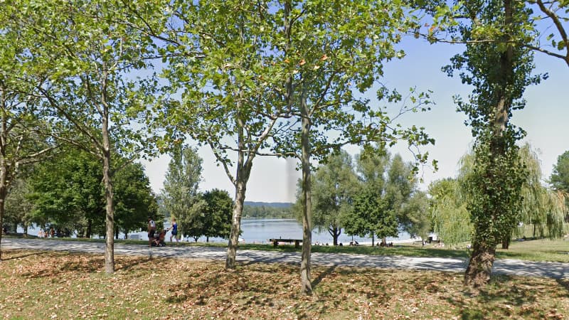 Le lac du Grand parc Miribel-Jonage