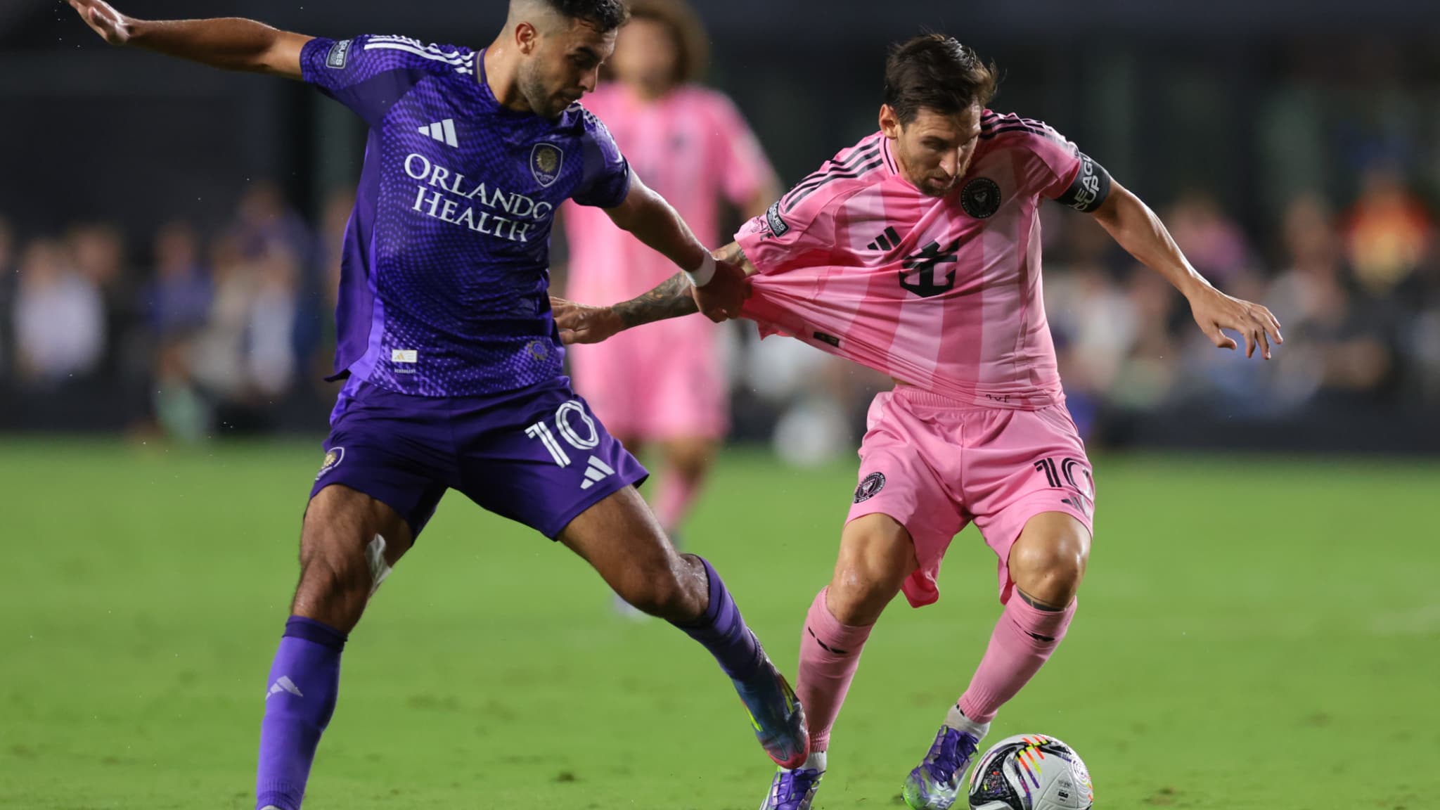UN DOUBLÉ DE LIONEL MESSI ENVOIE L'INTER MIAMI EN FINALE DE LA LEAGUES CUP