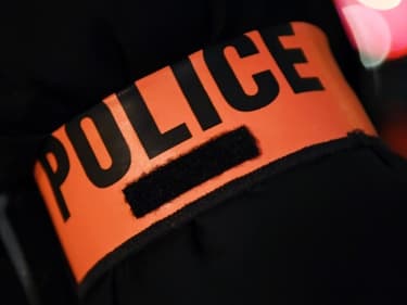 Brassard de police (illustration)