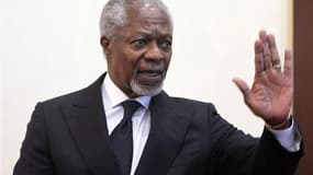 L'émissaire spécial des Nations unies et de la Ligue arabe Kofi Annan a jugé dimanche que l'escalade "inacceptable" des violences en Syrie enfreignait les garanties qui lui ont été données au sujet d'un prochain arrêt des combats. /Photo prise le 26 mars