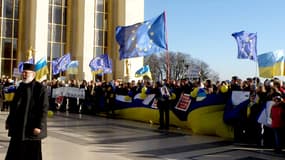 Monseigneur Ken Novokivsky, évêque de l'église catholique ukrainienne, le 15 décembre, place du Trocadéro à Paris.