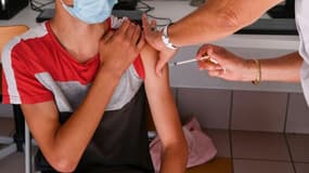 Vaccination contre le Covid-19 le 6 septembre 2021 dans un collège de Privas, en Ardèche