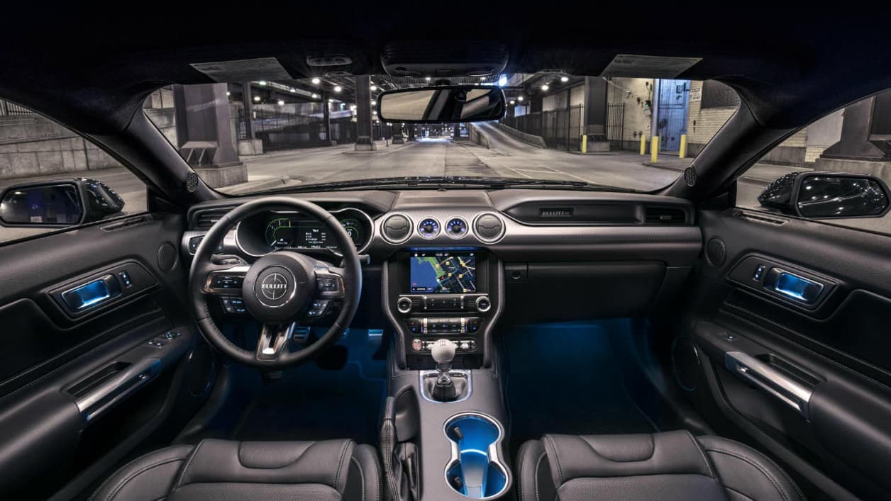 Des écrans sur la planche de nord, des compteurs numériques, la Mustang 2018 embarque également de nombreuses aides à la conduite.