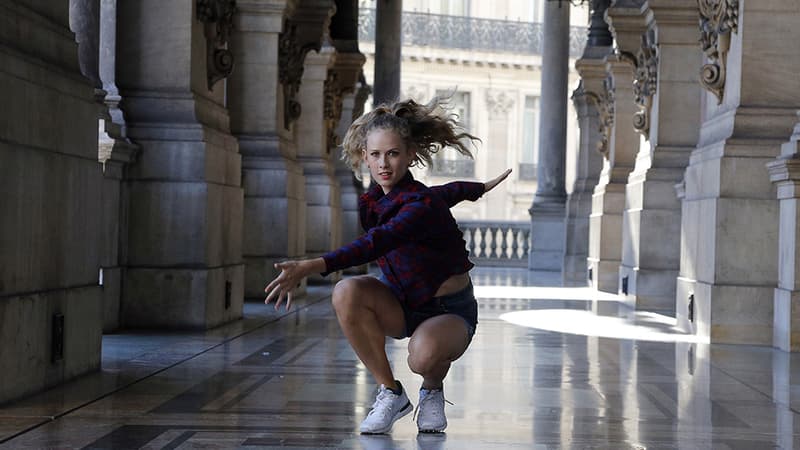 Une danseuse du ballet de l'opéra de Paris, dans le spectacle "Vingt danseurs pour le 20e siècle", le 19 septembre 2015.