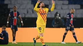 La joie du milieu de terrain argentin du FC Barcelone, Lionel Messi, après avoir égalisé (1-1) contre le Paris Saint-Germain, lors du 8e de finale retour de la Ligue des Champions, le 10 mars 2021 au Parc des Princes