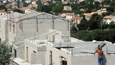 Le nombre de permis de construire chute au deuxième trimestre