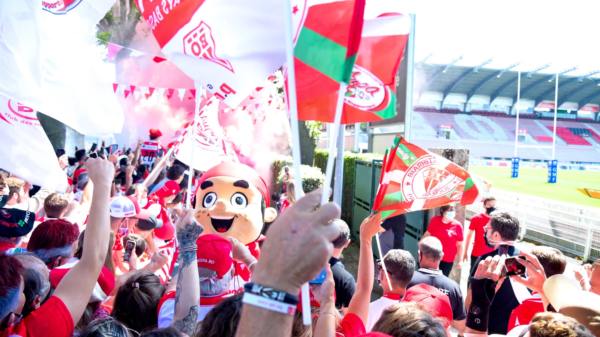 Grosse ambiance à Biarritz pour le derby face à Bayonne Grosse ambiance à Biarritz pour le derby face à Bayonne