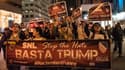 Manifestation contre la présence de Donald Trump dans Saturday Night Live à New York, samedi 7 novembre 2015.