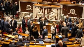 Des députés et une partie du gouvernement à l'Assemblée nationale le 25 novembre 2025