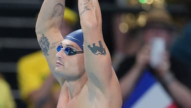 Florent Manaudou tente un clapping avant sa finale du 50m nage libre, JO de Paris 2024, 2 août 2024
