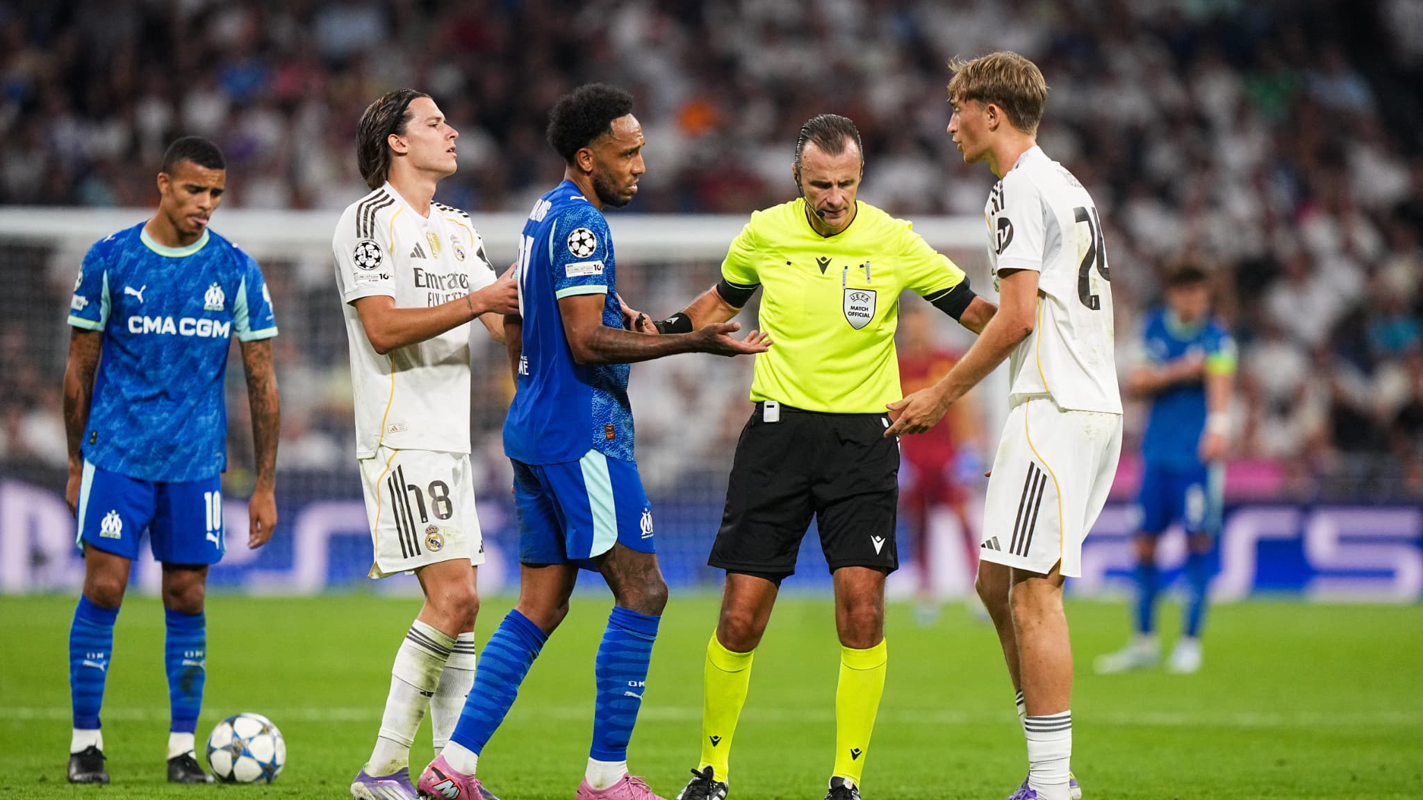 REAL MADRID-OM: "LES MECS JOUENT AU BASKET DANS LEUR SURFACE", L'AUTRE SÉQUENCE QUI FAIT ENRAGER LES SUPPORTERS MARSEILLAIS