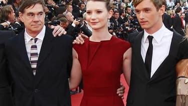 Le dernier long métrange de Gus Van Sant, "Restless", est une histoire d'amour et de mort entre deux adolescents incarnés par Mia Wasikowska et Henry Hopper. Le film, qui a été projeté jeudi à Cannes, n'est pas en lice pour la Palme d'or. /Photo prise le