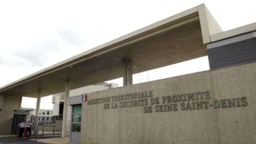 Photo prise le 09 août 2010 à Bobigny du bâtiment de la Direction territoriale de la securité de proximité de Seine Saint-Denis.