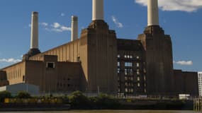 L'usine de Battersea apparaît dans le film "Help!" des Beatles et en couverture du disque "Animals" de Pink Floyd. 