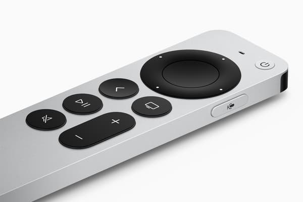 The Telecommand of Apple TV 4K 2022 pass on USB-C for recharger