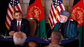 Barack Obama a effectué une visite surprise en Afghanistan pour y parapher un partenariat stratégique avec son homologue afghan Hamid Karzaï. Cet accord trace les contours des futures relations bilatérales entre les deux pays après le départ des forces ét