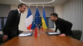 Emmanuel Macron et son homologue ukrainien Volodomyr Zelensky à Bruxelles, le 18 décembre 2024