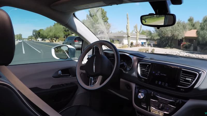 Waymo a inauguré les premiers tests de voitures sans personne derrière le volant dans l'Arizona depuis l'an dernier.