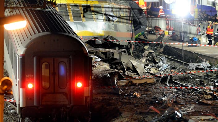 Les secours sur les lieux de l'accident, le soir du drame, le 12 juillet 2013 à Brétigny-sur-Orge.