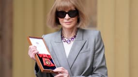 La rédactrice en chef du magazine Vogue américain Anna Wintour décorée par le roi Charles III au palais de Buckingham