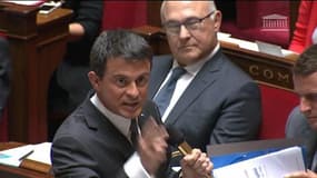 Voyage à Berlin: "Le sport a un rôle très important", se défend Valls