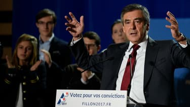 Pour son meeting d'entre-deux tours à Lyon mardi soir, François Fillon avait choisi une salle trop grande.