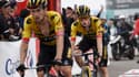 Primoz Roglic et Jonas Vingegaard lors de l'arrivée de la 17e étape de la Vuelta, le 13 septembre 2023.