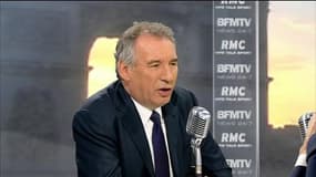 François Bayrou: Marine Le Pen "pète les plombs"