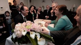 La rencontre entre François Hollande et Lucette Brochet immortalisée à Vandoeuvre 