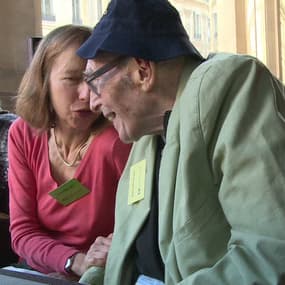 Pour oublier la solitude, les Petits frères des pauvres organisent un repas de Noël à l'Opéra Garnier