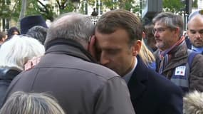 13-Novembre: l’émotion d’Emmanuel Macron réconfortant les familles des victimes du Bataclan 