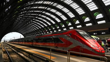 Les Frecciarossa de Trenitalia sont fabriquées par Hitachi.