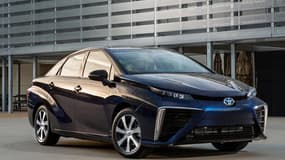 Toyota favorise le développement des infrastructures de production et de distribution d'hydrogène pour accélérer le déploiement de sa Mirai.
