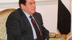 Le Conseil suprême des forces armées (CSFA) a nommé vendredi Kamal Ganzouri au poste de Premier ministre doté des "pleins pouvoirs" en Egypte, selon la télévision égyptienne et une source militaire. /Photo prise le 24 novembre 2011/REUTERS/Middle East New