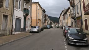 Une rue déserte à La Grand-Combe, dans le Gard (photo d'illustration)