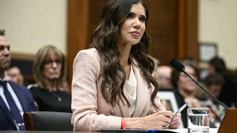 Donald Trump limoge sa ministre de la Sécurité intérieure, Kristi Noem, et nomme un "guerrier MAGA" pour lui succéder