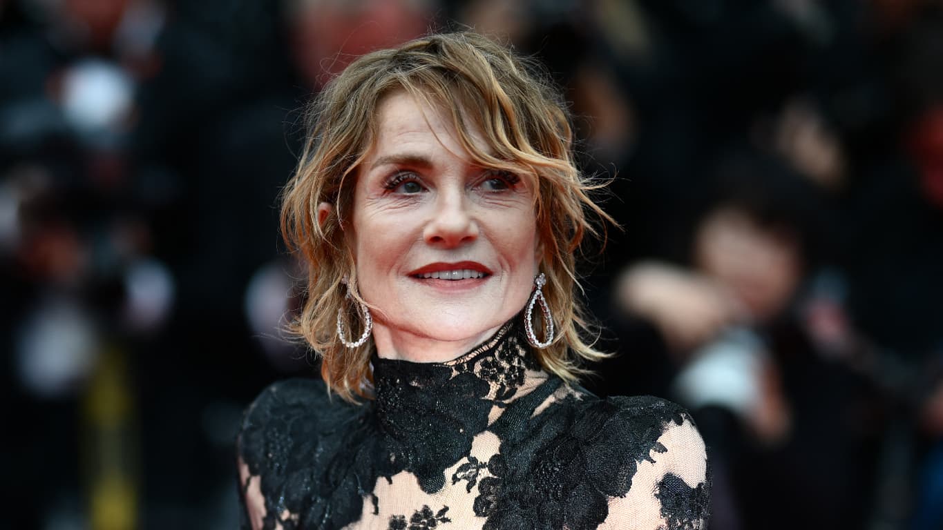 Isabelle Huppert en Balenciaga lors du Festival de Cannes 2023