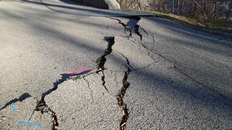 Alpes-de-Haute-Provence: la RD900A menace de s'effondrer au niveau de Barles, la route fermée jusqu'au 3 avril