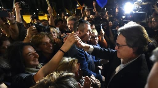 Le président sortant de la Catalogne, l'indépendantiste Artur Mas, revendique la victoire de son camp, le 27 septembre 2015 à Barcelone Le président sortant de la Catalogne, l'indépendantiste Artur Mas, revendique la victoire de son camp, le 27 septembre 2015 à Barcelone